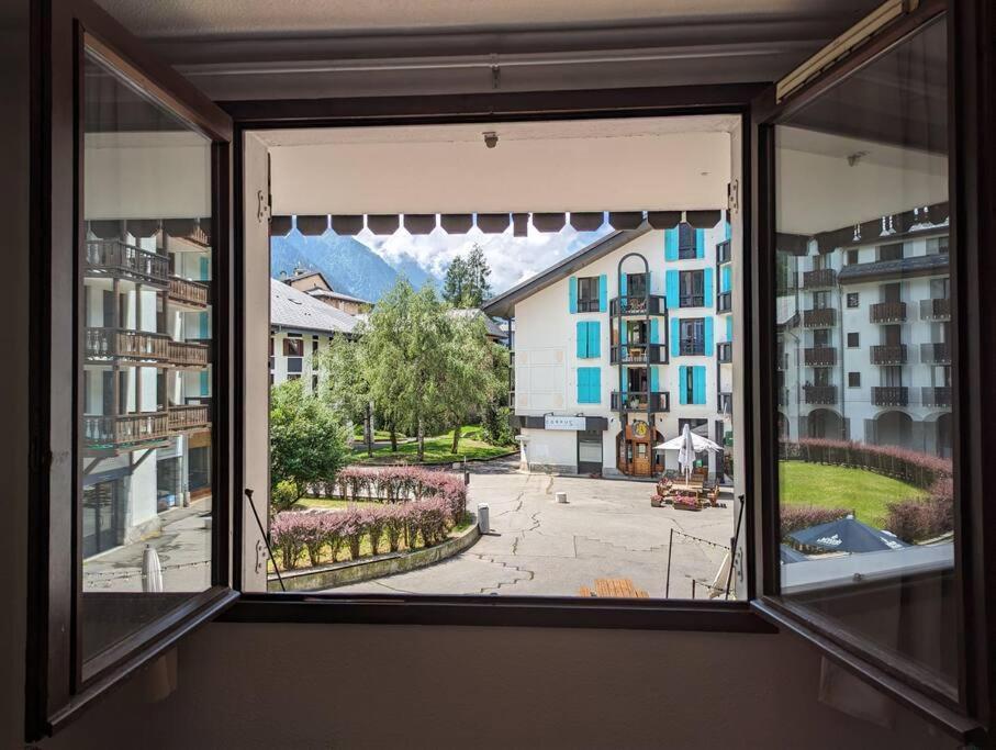 Central Spacious Flat With Private Parking Шамони Екстериор снимка